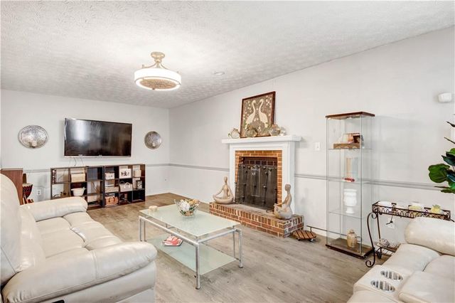 1477 Thornhill SW Court, Lilburn, GA 30047