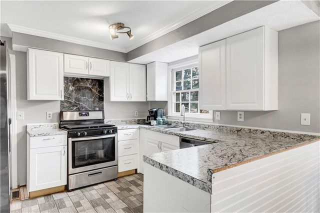 1477 Thornhill SW Court, Lilburn, GA 30047