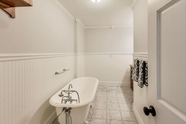 1009 Lake George Drive, Hobart, IN 46342