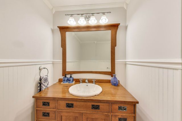 1009 Lake George Drive, Hobart, IN 46342