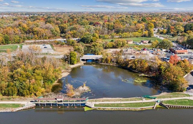 1009 Lake George Drive, Hobart, IN 46342