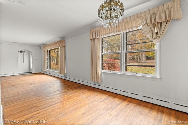 21885 Maplewood Drive, Southfield, MI 48033