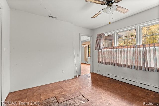 21885 Maplewood Drive, Southfield, MI 48033