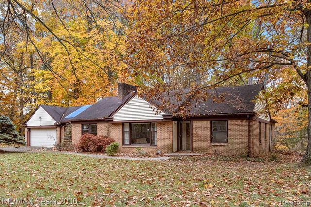 21885 Maplewood Drive, Southfield, MI 48033