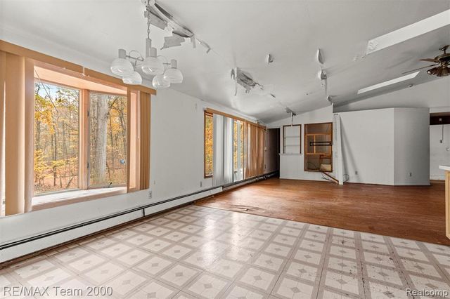 21885 Maplewood Drive, Southfield, MI 48033