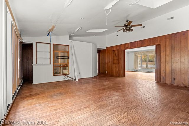 21885 Maplewood Drive, Southfield, MI 48033