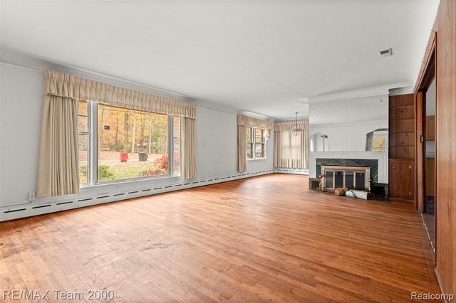 21885 Maplewood Drive, Southfield, MI 48033