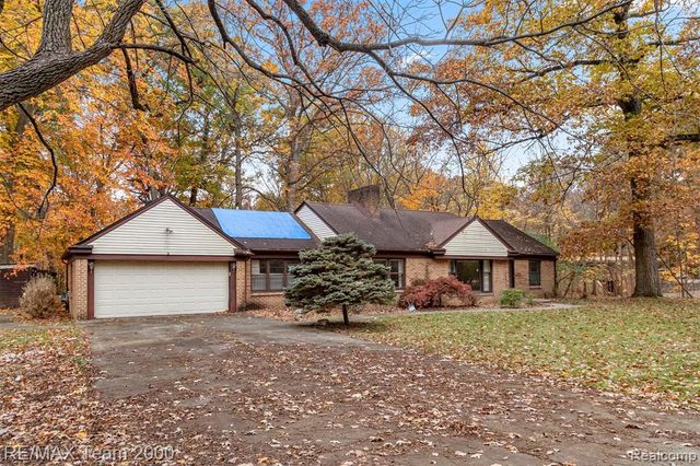 21885 Maplewood Drive, Southfield, MI 48033