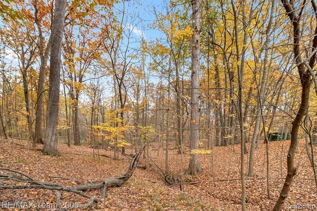 21885 Maplewood Drive, Southfield, MI 48033