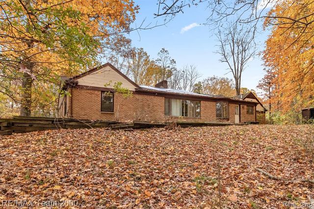 21885 Maplewood Drive, Southfield, MI 48033