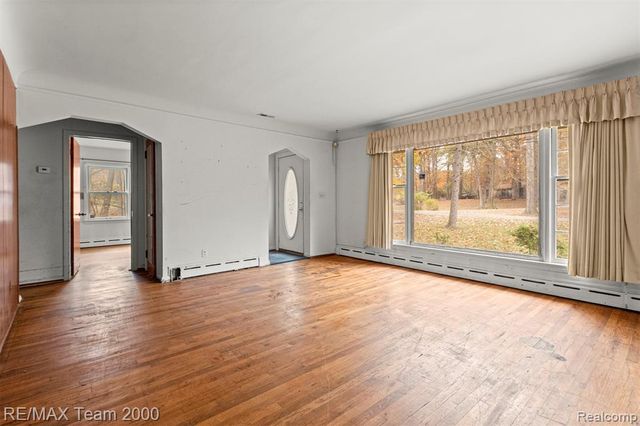 21885 Maplewood Drive, Southfield, MI 48033