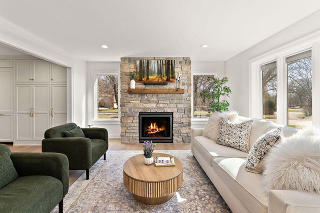 2741 Crescent Ridge Road, Minnetonka, MN 55305