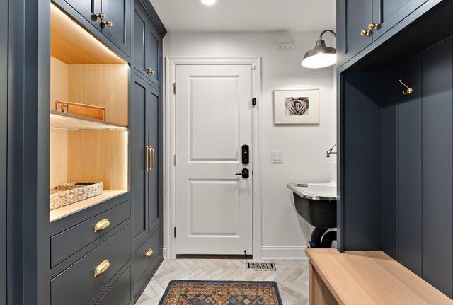 2741 Crescent Ridge Road, Minnetonka, MN 55305