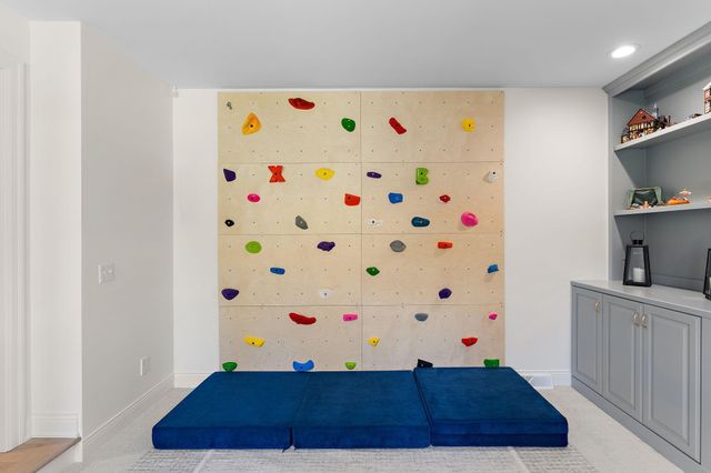 2741 Crescent Ridge Road, Minnetonka, MN 55305