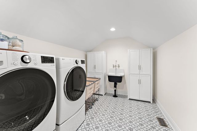 2741 Crescent Ridge Road, Minnetonka, MN 55305