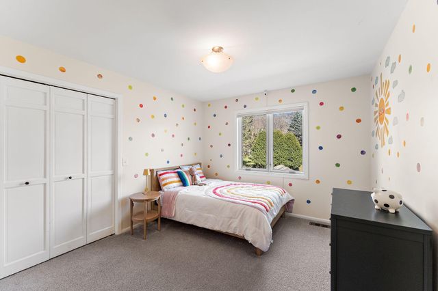 2741 Crescent Ridge Road, Minnetonka, MN 55305