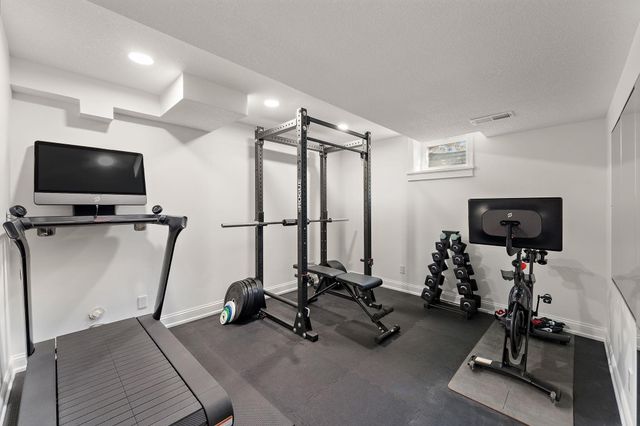 2741 Crescent Ridge Road, Minnetonka, MN 55305