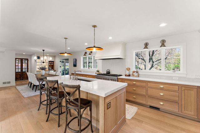 2741 Crescent Ridge Road, Minnetonka, MN 55305