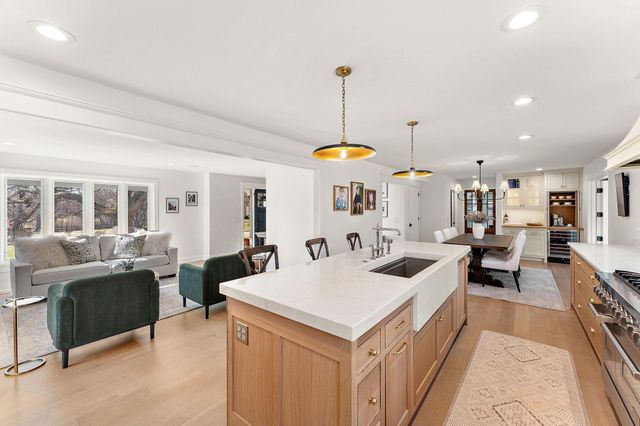 2741 Crescent Ridge Road, Minnetonka, MN 55305