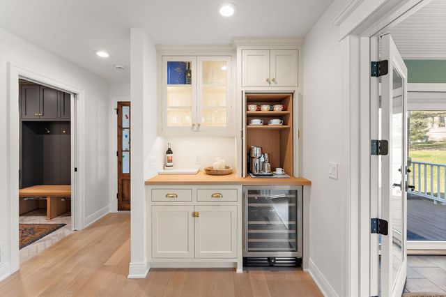 2741 Crescent Ridge Road, Minnetonka, MN 55305