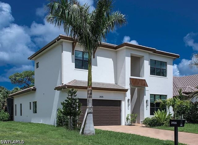 2935 Coco Lakes DR, Naples, FL 34105