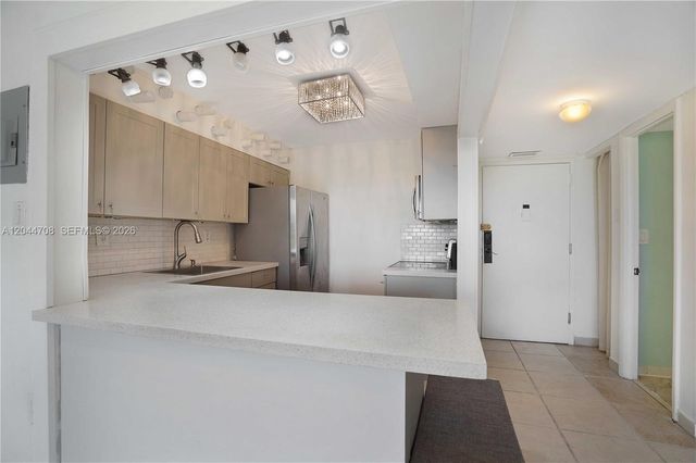 6900 Bay Drive 3H, Miami Beach, FL 33141