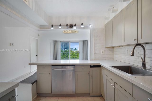 6900 Bay Drive 3H, Miami Beach, FL 33141