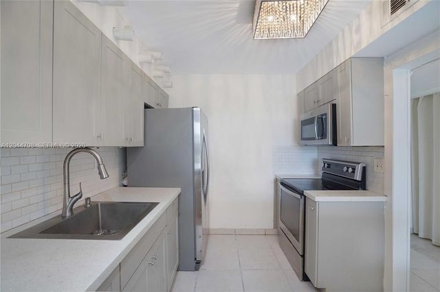 6900 Bay Drive 3H, Miami Beach, FL 33141