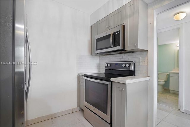 6900 Bay Drive 3H, Miami Beach, FL 33141