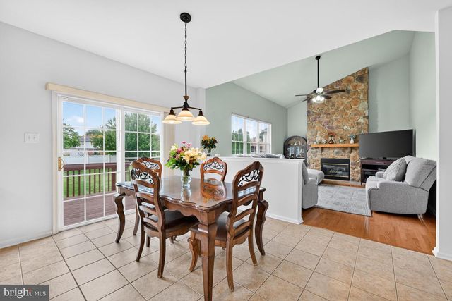 16 AMESBURY RD, Fallsington, PA 19054