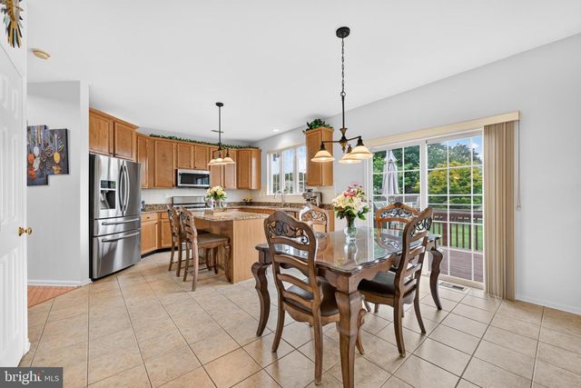16 AMESBURY RD, Fallsington, PA 19054
