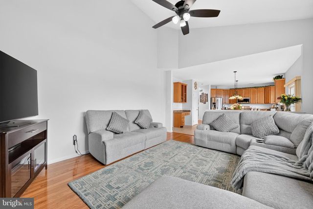 16 AMESBURY RD, Fallsington, PA 19054