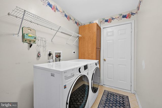 16 AMESBURY RD, Fallsington, PA 19054