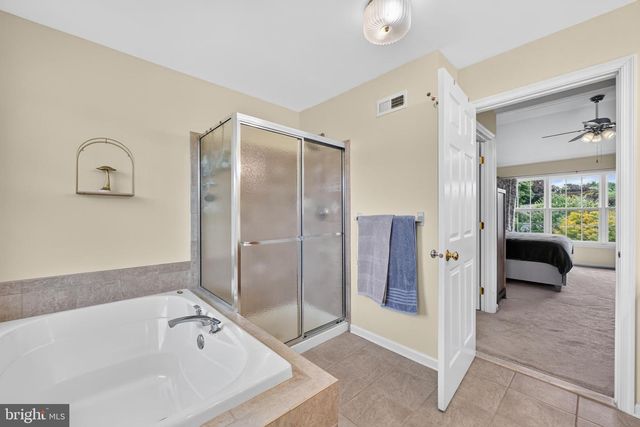 16 AMESBURY RD, Fallsington, PA 19054