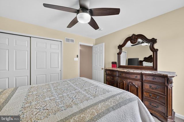 16 AMESBURY RD, Fallsington, PA 19054