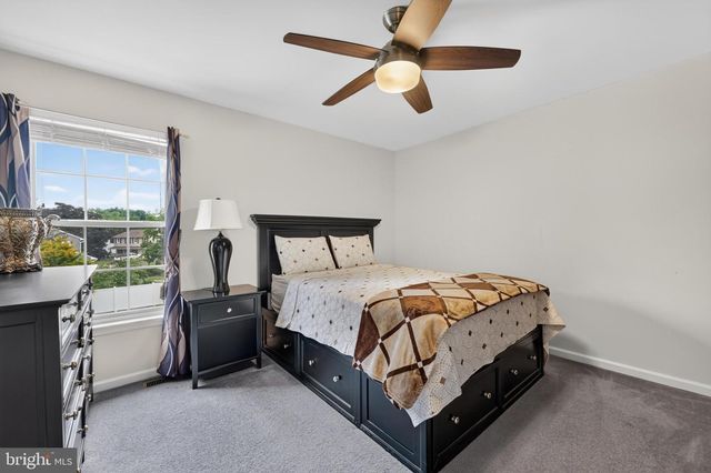 16 AMESBURY RD, Fallsington, PA 19054