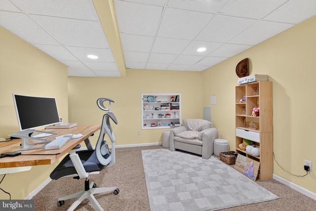 16 AMESBURY RD, Fallsington, PA 19054