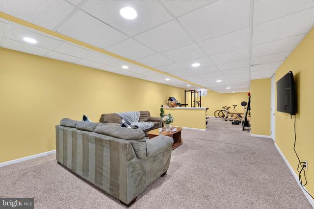 16 AMESBURY RD, Fallsington, PA 19054