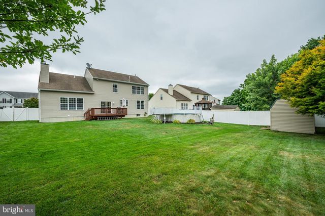 16 AMESBURY RD, Fallsington, PA 19054