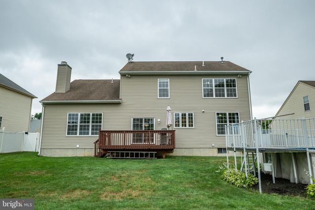 16 AMESBURY RD, Fallsington, PA 19054