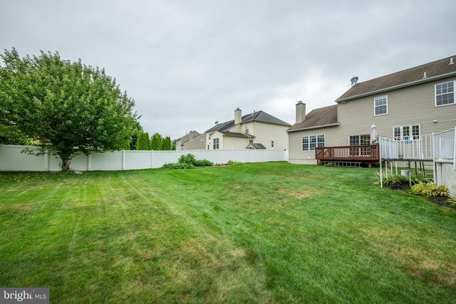 16 AMESBURY RD, Fallsington, PA 19054
