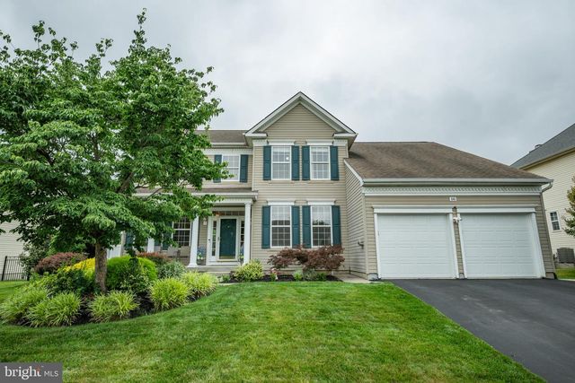 16 AMESBURY RD, Fallsington, PA 19054