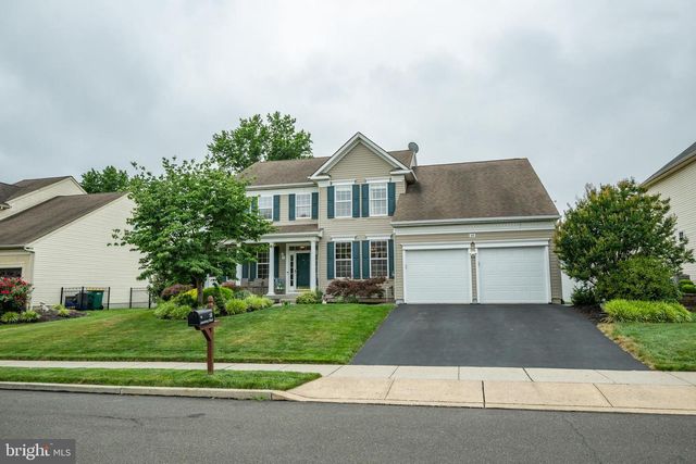 16 AMESBURY RD, Fallsington, PA 19054