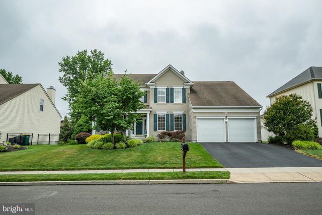 16 AMESBURY RD, Fallsington, PA 19054