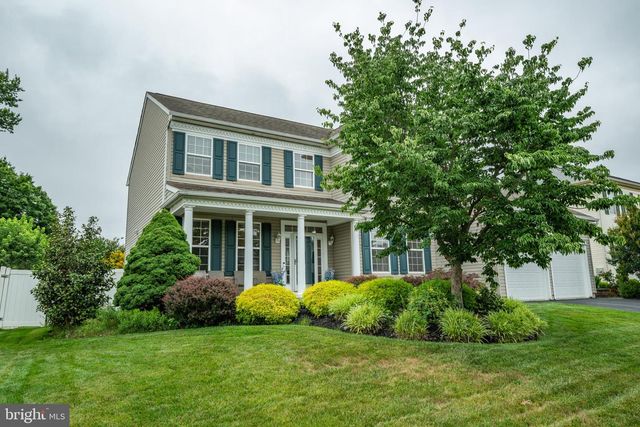 16 AMESBURY RD, Fallsington, PA 19054