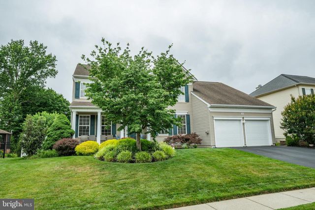 16 AMESBURY RD, Fallsington, PA 19054
