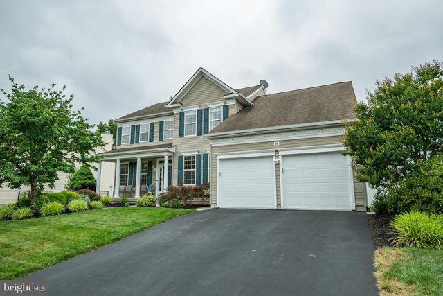 16 AMESBURY RD, Fallsington, PA 19054