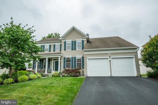 16 AMESBURY RD, Fallsington, PA 19054