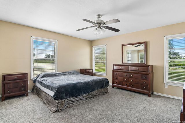 7627 TRIPLE OAKS DR, San Antonio, TX 78263