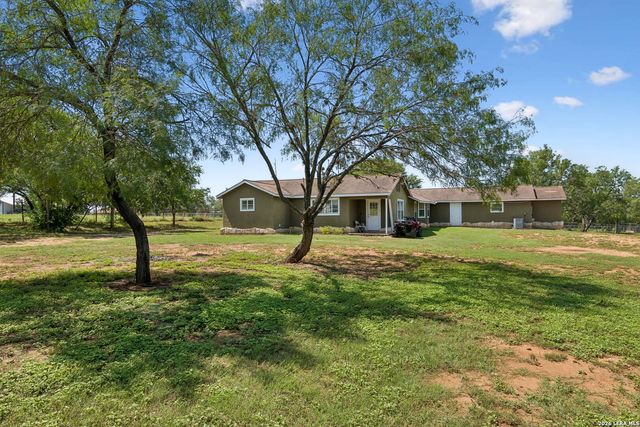7627 TRIPLE OAKS DR, San Antonio, TX 78263